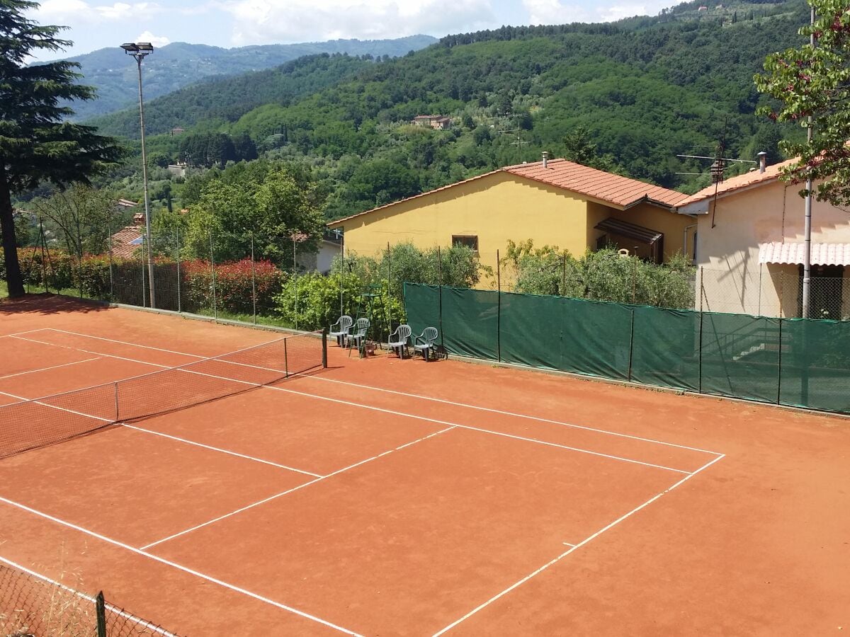 Tennisplatz bei Serravalle