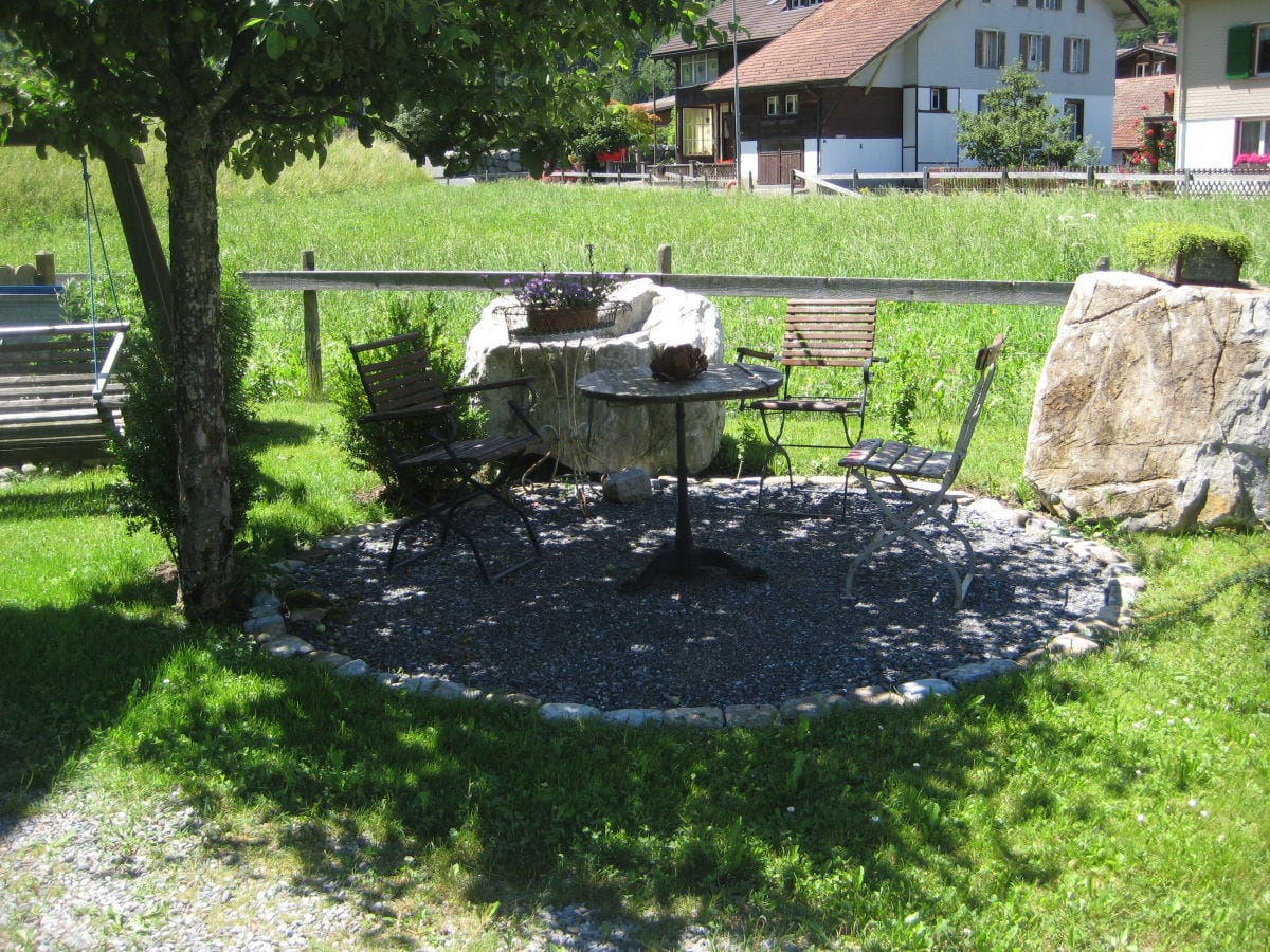 Sitzplatz vor dem Haus