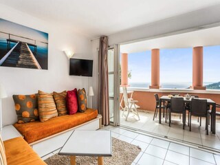 Apartment Le Dramont  12