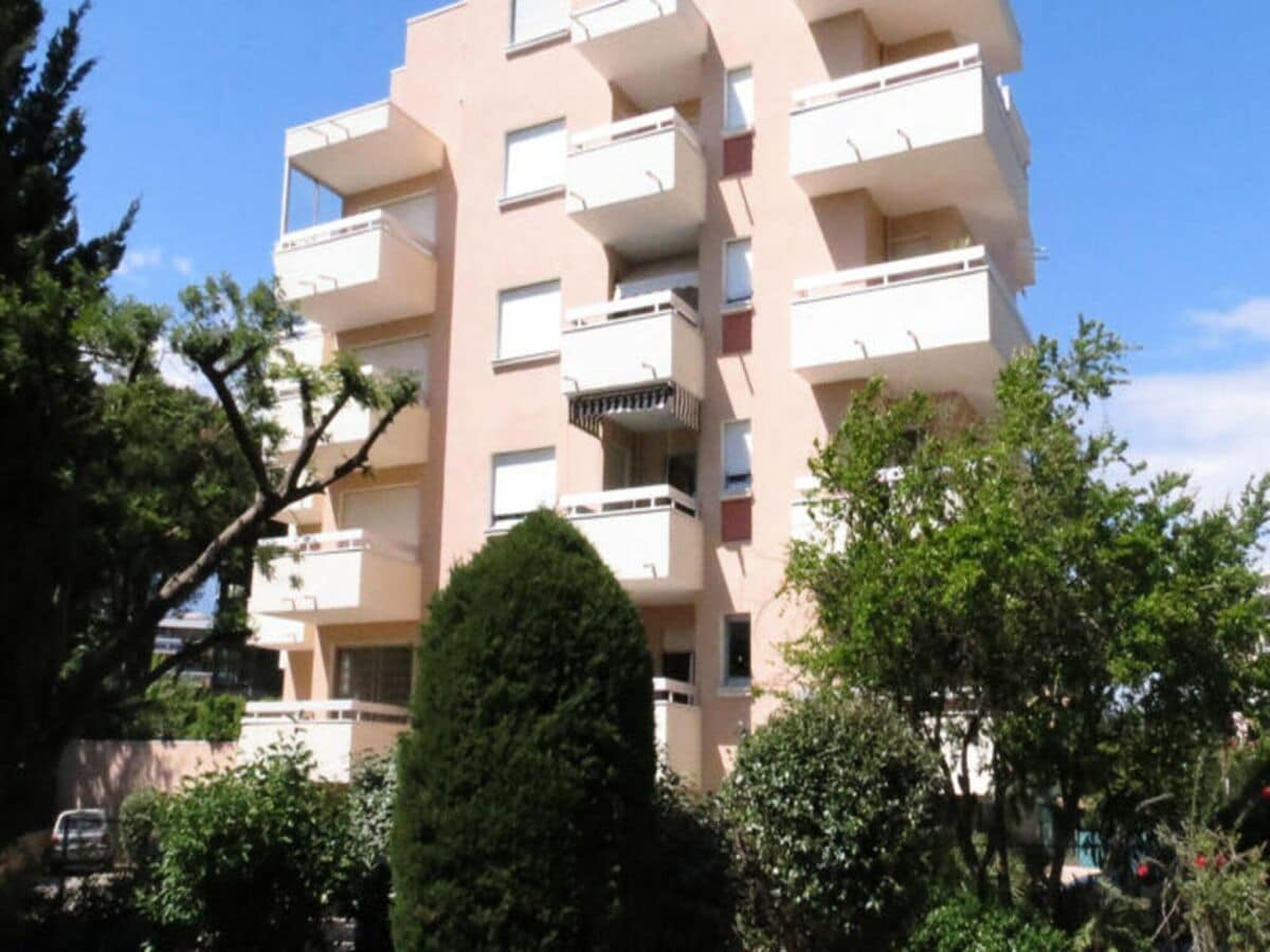 Apartment Sainte-Maxime  1