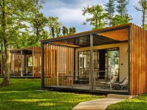 Terrassenwohnung mit üppigem Garten