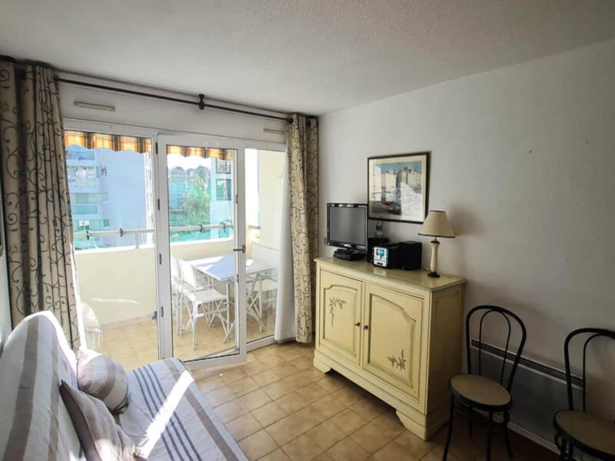 Apartment Sainte-Maxime  1