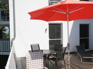 Südwest Dachterrasse mit 2 Sonnenliegen