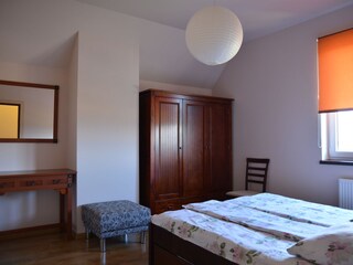 Erstes Schlafzimmer