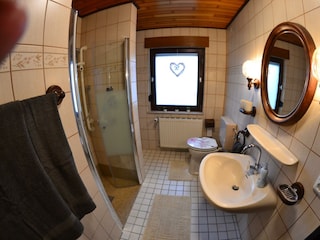 1. Badezimmer Erdgeschoss