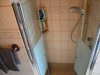 Ebenerdige Dusche im Badezimmer Erdgeschoss