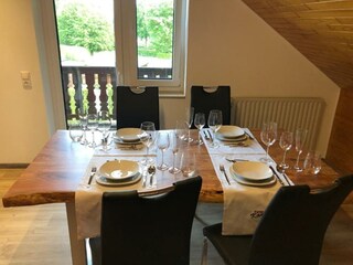 Ferienwohnung Kanino / Esszimmertisch