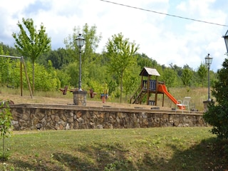 Farmhouse Poppi Outdoor Recording 15