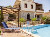 Stonehouse Cleopatra with private Pool