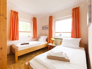 Schlafzimmer 2