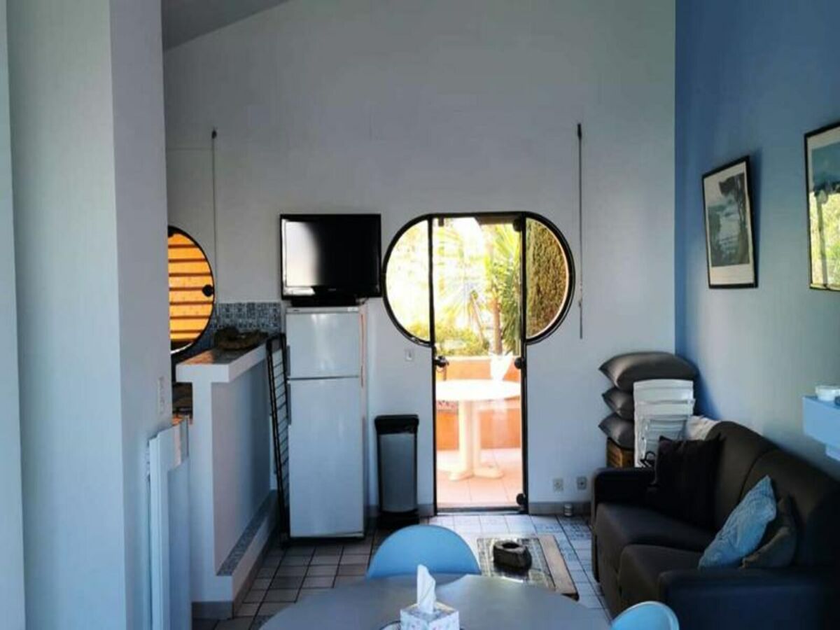 Apartment Hyères  11