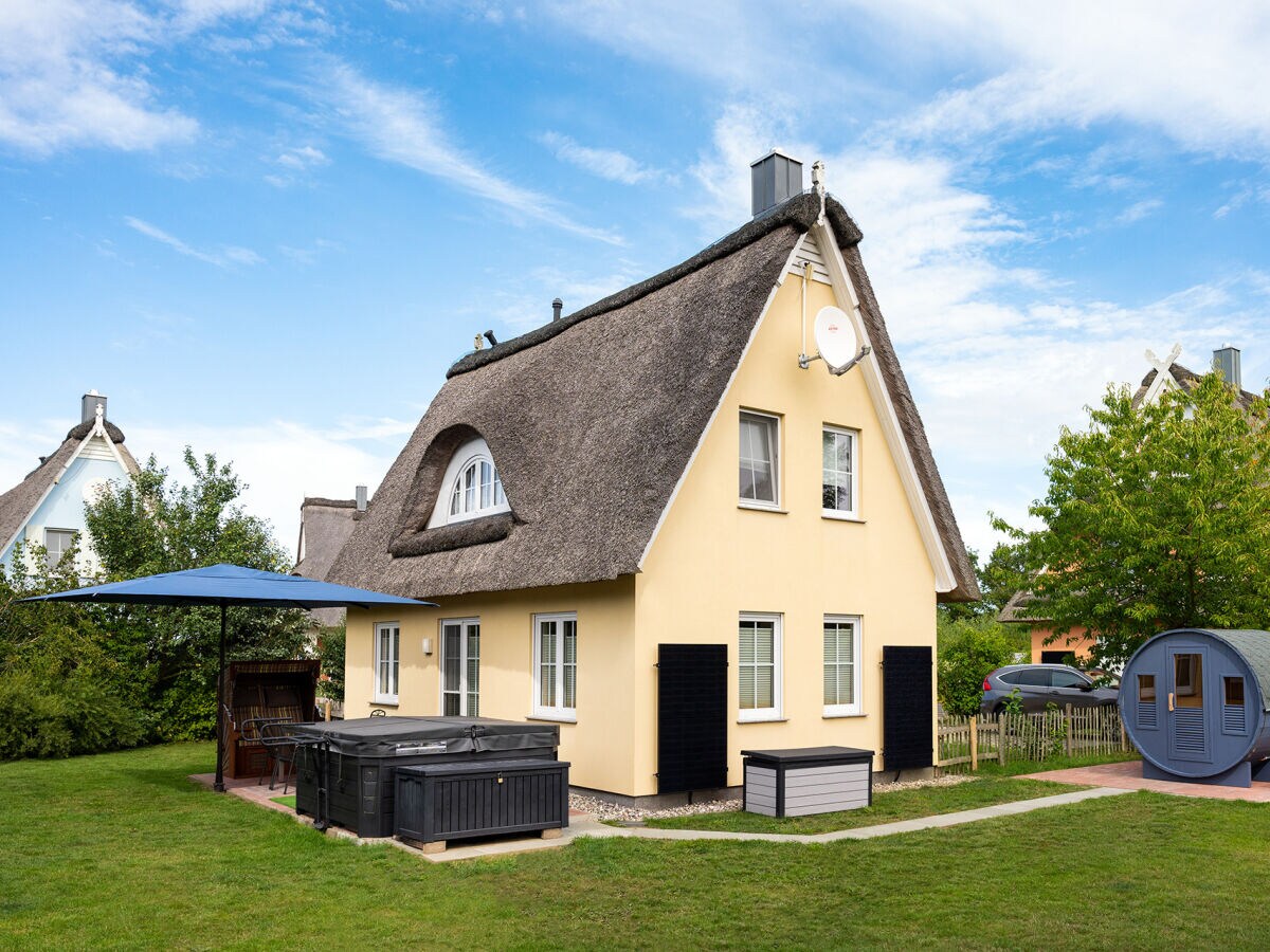 Ferienhaus Reetdachferienhaus Elster A12