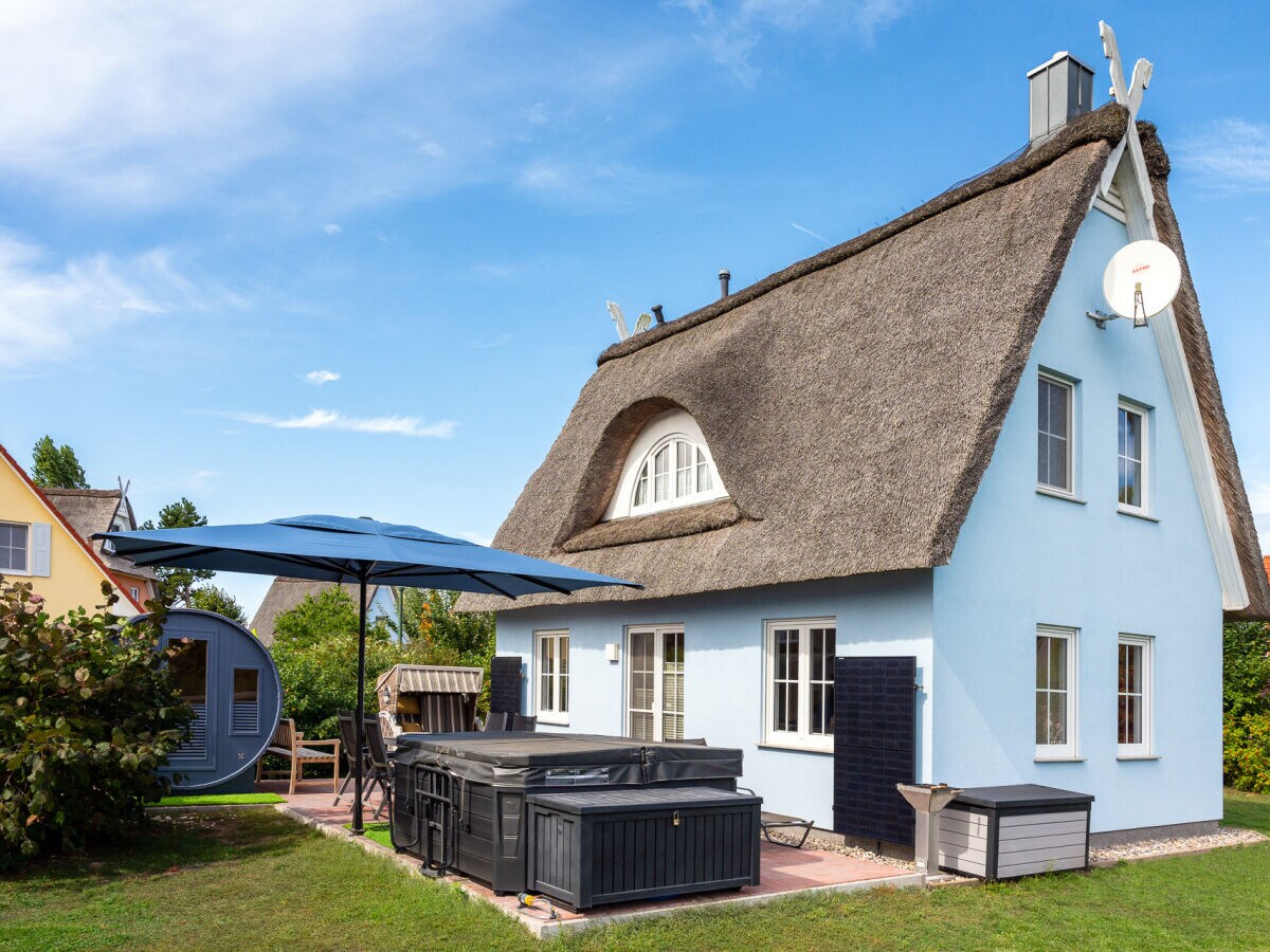 Ferienhaus Reetdachferienhaus Delphin C5
