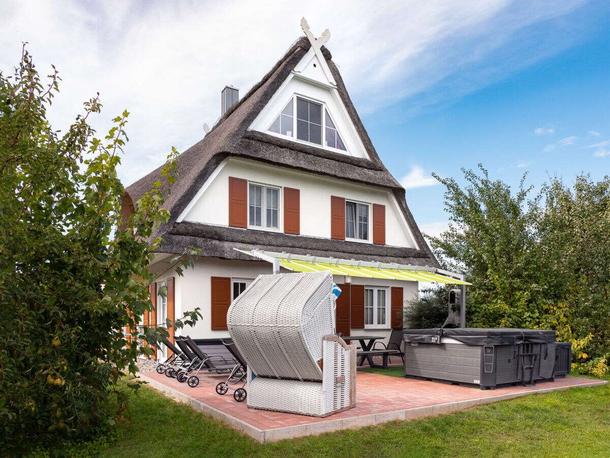 Ferienhaus Reetdachferienhaus Strandkorb C6