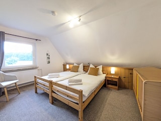 Schlafzimmer 2