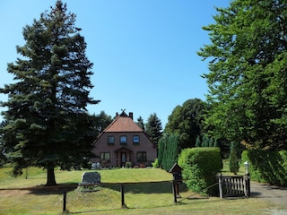 Hof  Frontansicht