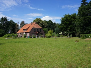 weitläufiges Hofgelände