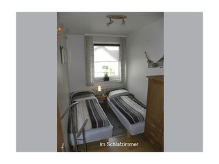 Schlafzimmer nit 2 Einzelbetten.