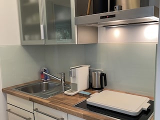 Küche mit Geschirrspüler