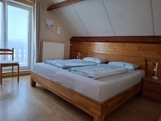 Schlafzimmer 1