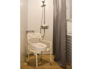 bathroom groundfloor