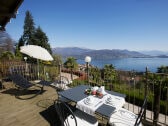 Ca. 15 m² großer Balkon mit atemberaubender Sicht auf den See