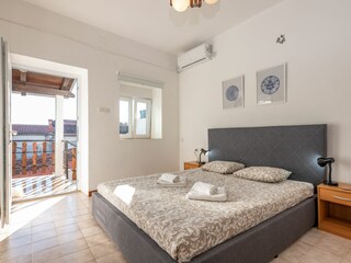 Helles und schönes Schlafzimmer