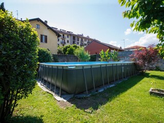 Ca. 5 m x 10 m großer Pool
