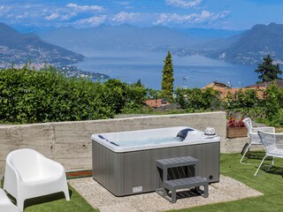 Whirlpool im gemeinschaftlichen Außenbereich