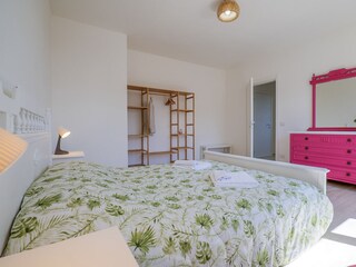 Schlafzimmer mit Doppelbett