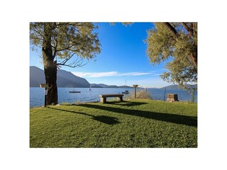 Öffentliche Liegewiese in ca. 400 m