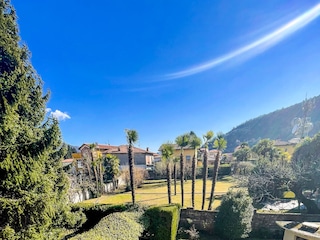 Ca. 1.000 m² großes abgeschlossenes Grundstück mit ca. 800 m² großem Garten