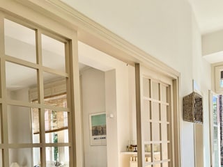 Gut ausgestattete offene Küche