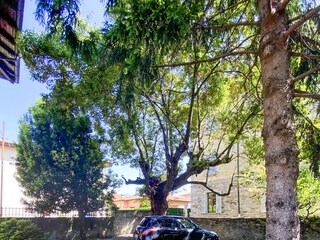 Stellplatz im abgeschlossenen Grundstück