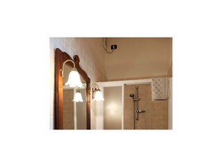 ... Dusche und Bidet
