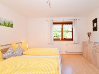 Schlafzimmer 2