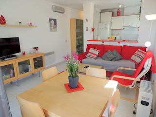 Apartamento Roses Características 14