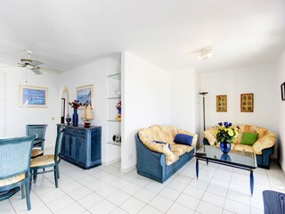 Apartamento Roses Características 18