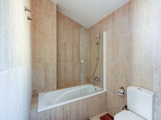 Apartment Palau-Saverdera Features 12