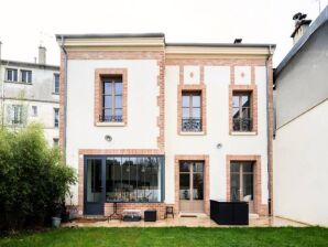 Apartment Versailles, House number: FR-78000-09 - Saint-Aubin - image1