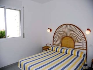 Apartment L'Escala Features 8