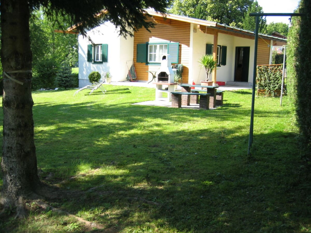 Ferienhaus Irrsee mit Garten