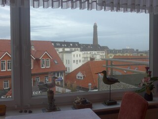 Blick auf "Neuen Leuchtturm" vom Balkonfenster aus
