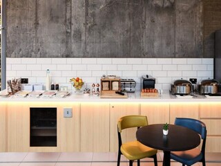 Apartment Brentford  6