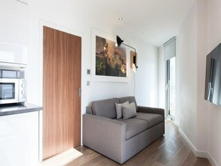 Apartment Brentford  9