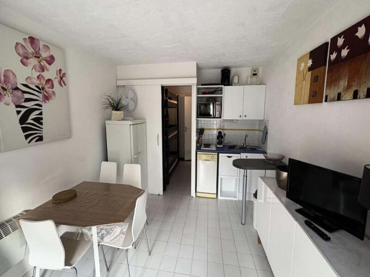 Appartement Six-Fours-les-Plages Buitenaudio-opname 1