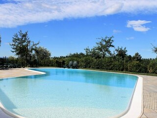 Apartment Capraia e Limite  11