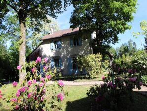 Apartment Gîte de France Le Mazeau - Saint-Germain-les-Belles - image1