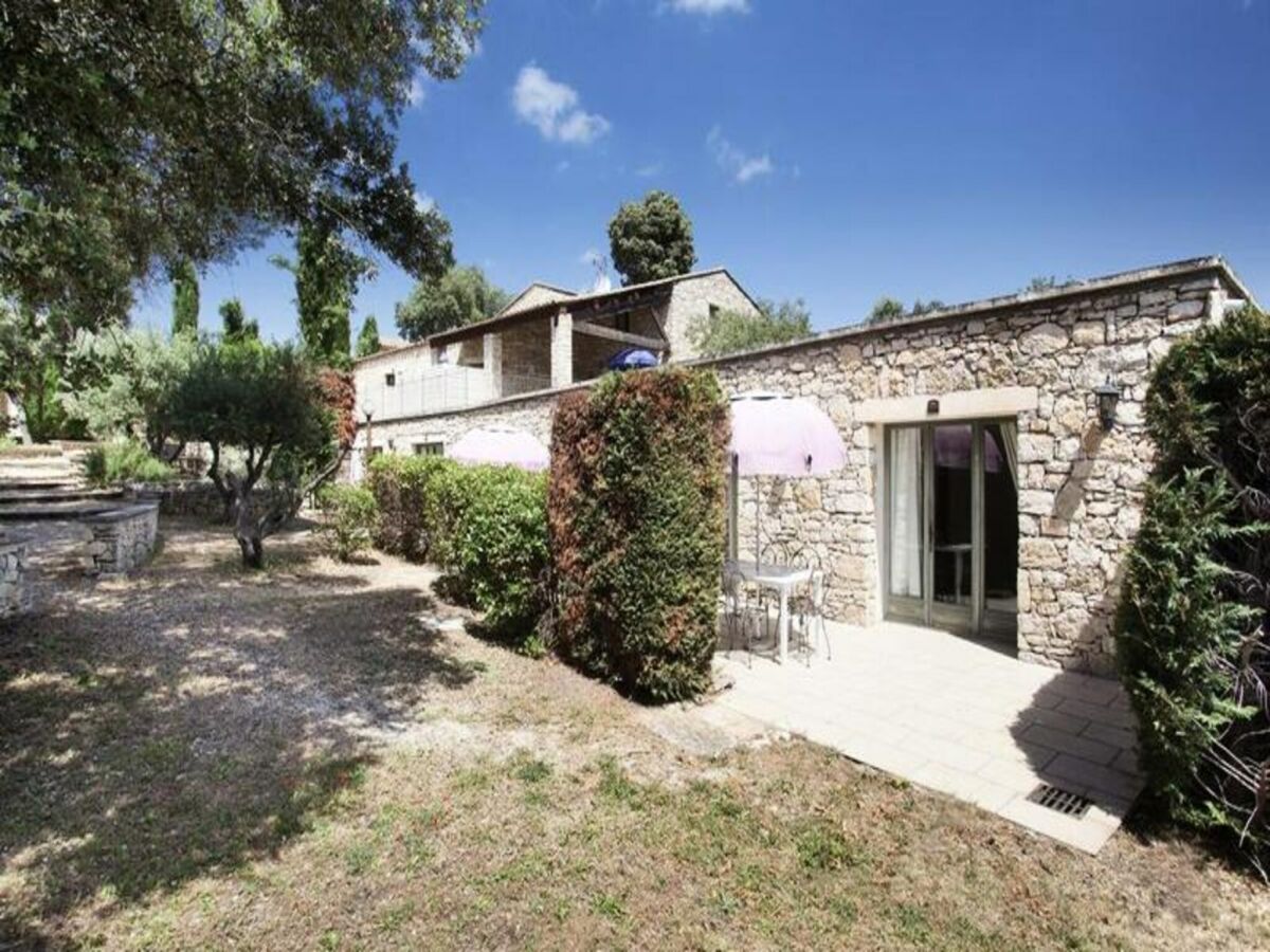 Apartment Gordes  18