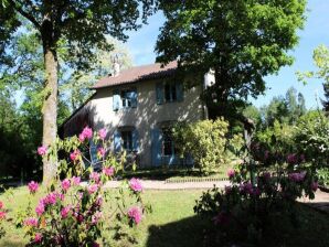 Apartment Gîte de France Pierrelaine - Saint-Germain-les-Belles - image1